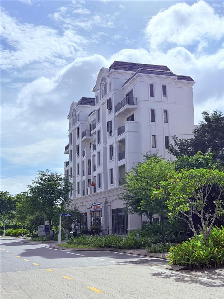 Bán nhanh shop góc vị trí xịn ở swan bay