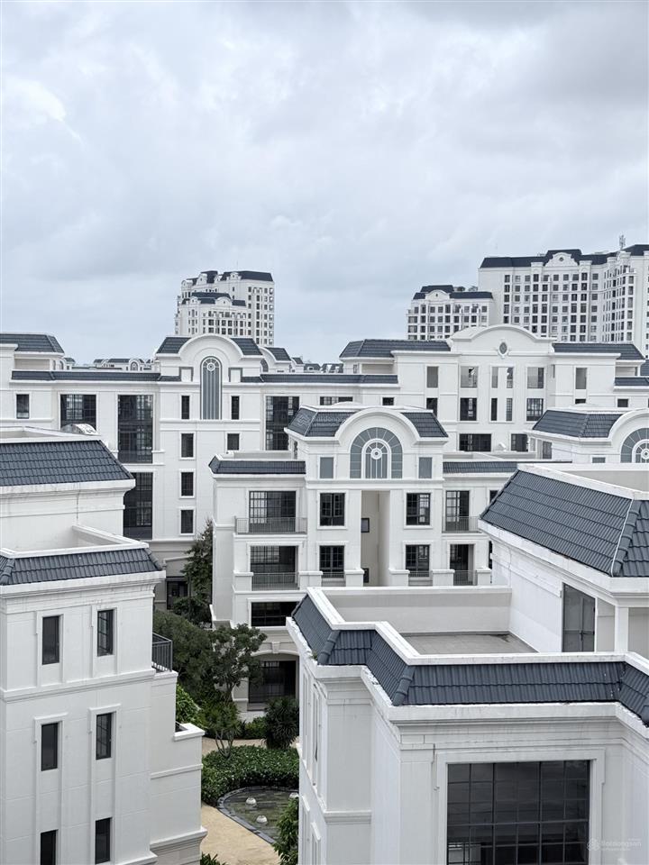 Bán nhanh shop góc vị trí xịn ở swan bay