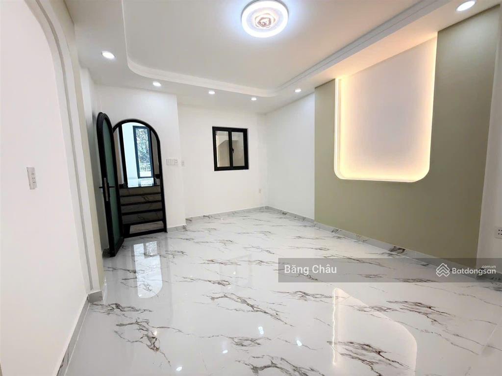Bán nhà riêng 68m2 tại lạc long quân. giảm 350 triệu còn 8 tỷ 750. chính chủ, giá cực chất