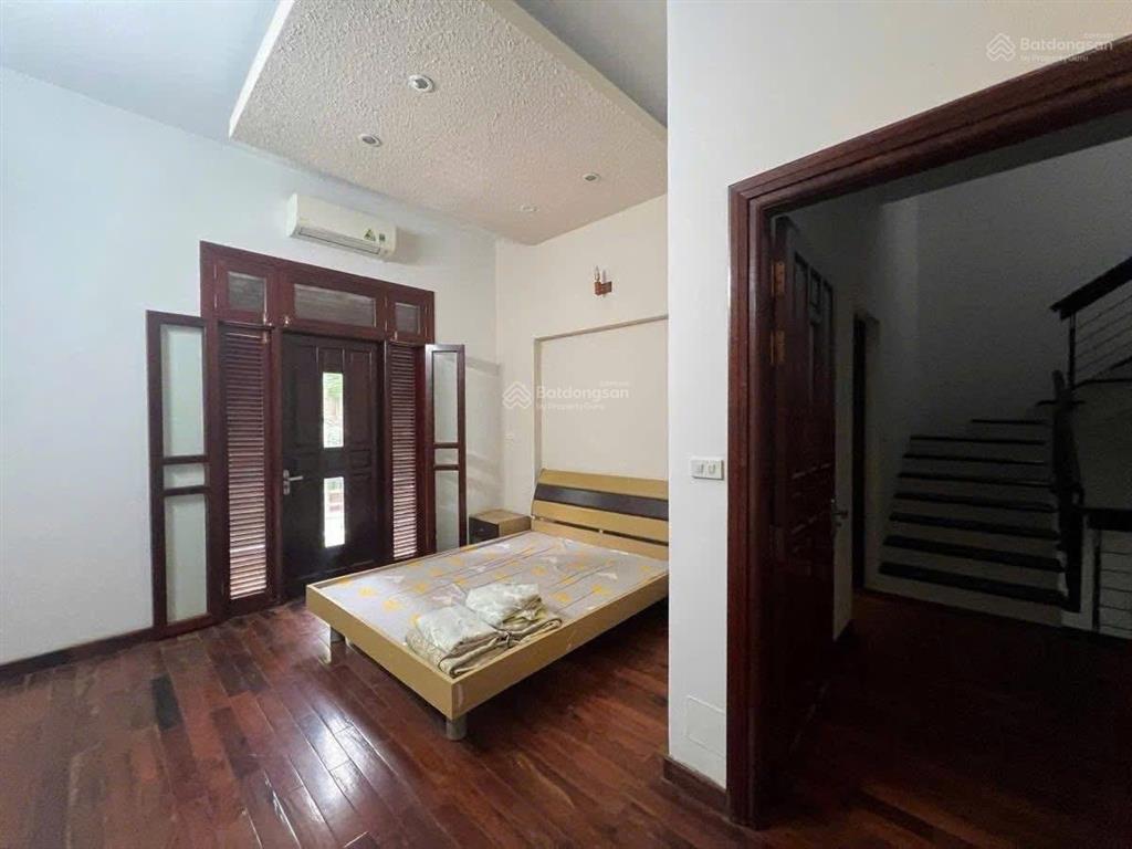 Biệt thự vip kđt mỹ đình 1 96m2 x 4 tầng mt 8m 3 ô tô tránh sát vườn hoa giá 39.5 tỷ