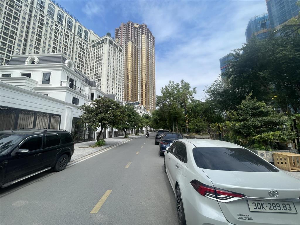 Biệt thự roman plaza tố hữu, view sông, 200m2, mặt tiền 11m, giá chỉ hơn 200tr/m