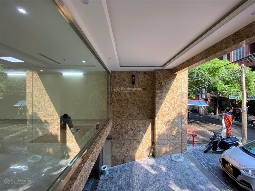 Cần bán gấp tòa văn phòng 9 tầng mặt phố hoàng ngân, hà nội | dt 400,6m2 x mt 16m | giá chỉ 285 tỷ.