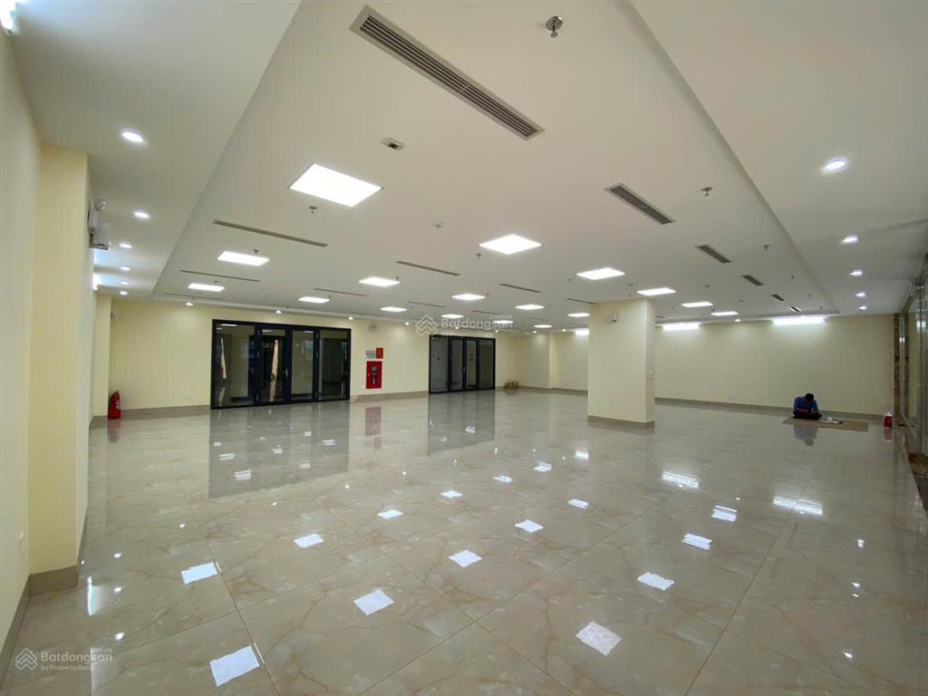 Cần bán gấp tòa văn phòng 9 tầng mặt phố hoàng ngân, hà nội | dt 400,6m2 x mt 16m | giá chỉ 285 tỷ.
