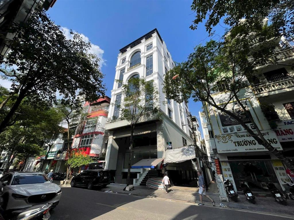 Cho thuê tòa vp mặt phố hàng chuối | dt 230m2. mt 11m x 9 tầng | vị trí lô góc. giá thuê 400tr/th