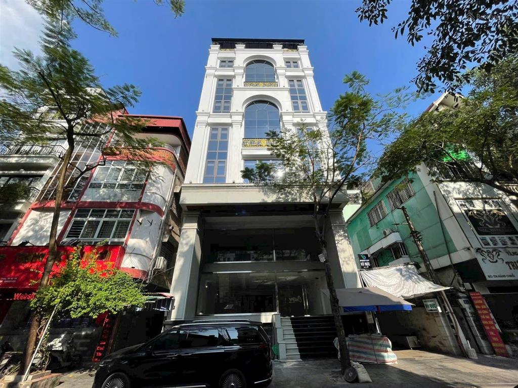 Cho thuê tòa vp mặt phố hàng chuối | dt 230m2. mt 11m x 9 tầng | vị trí lô góc. giá thuê 400tr/th