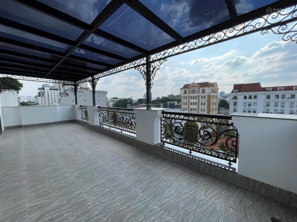 Cho thuê tòa vp mặt phố hàng chuối | dt 230m2. mt 11m x 9 tầng | vị trí lô góc. giá thuê 400tr/th