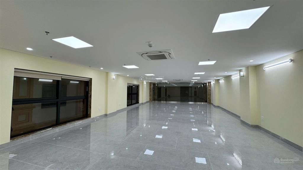 Cho thuê tòa văn phòng 8 tầng mặt phố mỹ đình, nam từ liêm | dt 240m2 x mt 8m | giá 230tr/th