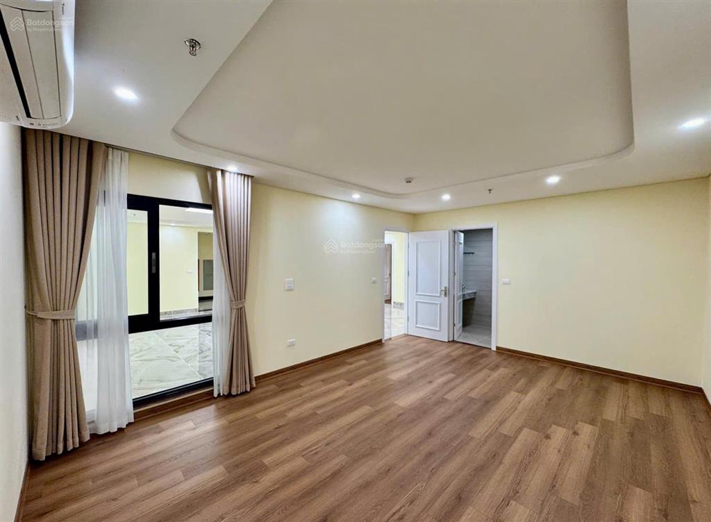 Cho thuê tòa văn phòng 8 tầng mặt phố mỹ đình, nam từ liêm | dt 210m2 x mt 11m | giá 250tr/th