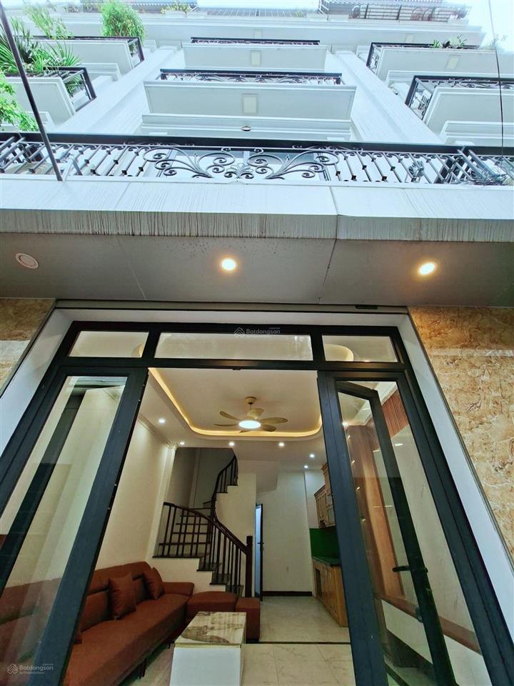 Chính chủ cho thuê nhà nguyên căn xây mới phố huỳnh tấn phát  long biên (ngay cạnh aeon long biên)