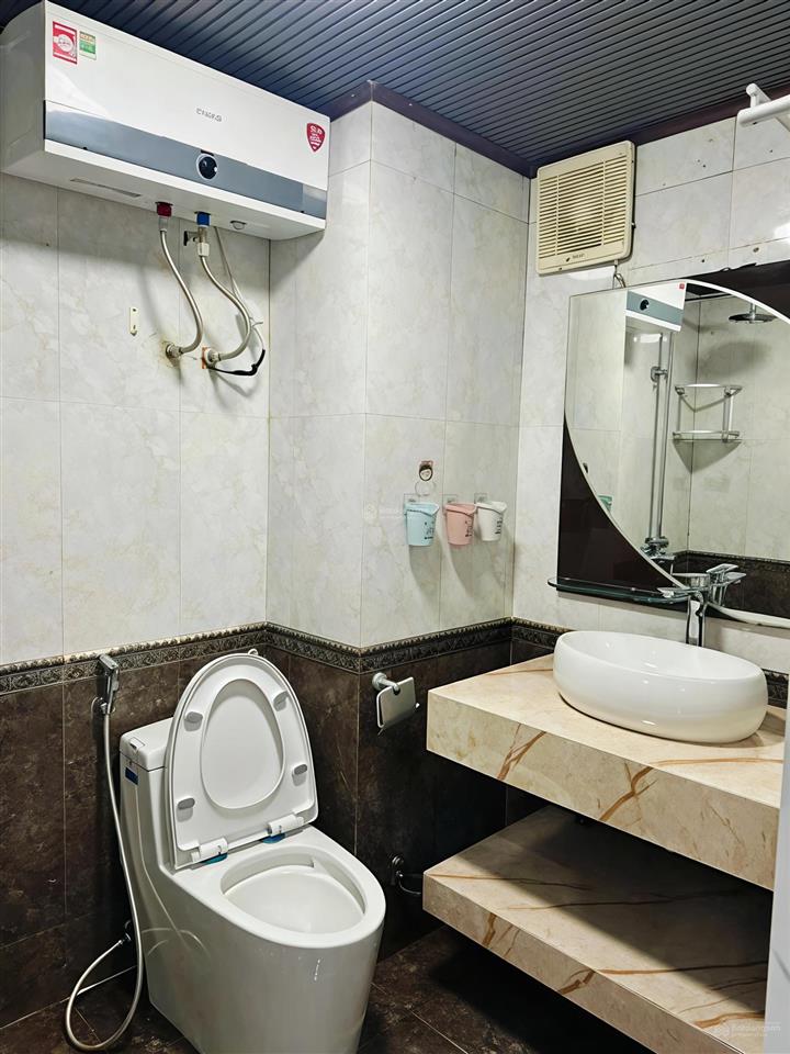 Cho thuê căn 2 ngủ chung cư n3b trung hoà nhân chính  thanh xuân  chỉ 11tr/tháng