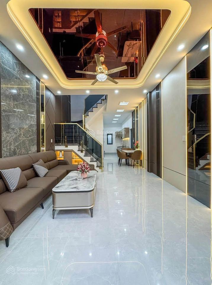 Bán nhà hoàn công hẻm đường cách mạng tháng 8