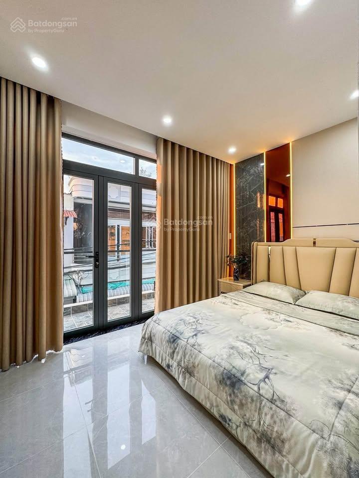 Bán nhà hoàn công hẻm đường cách mạng tháng 8