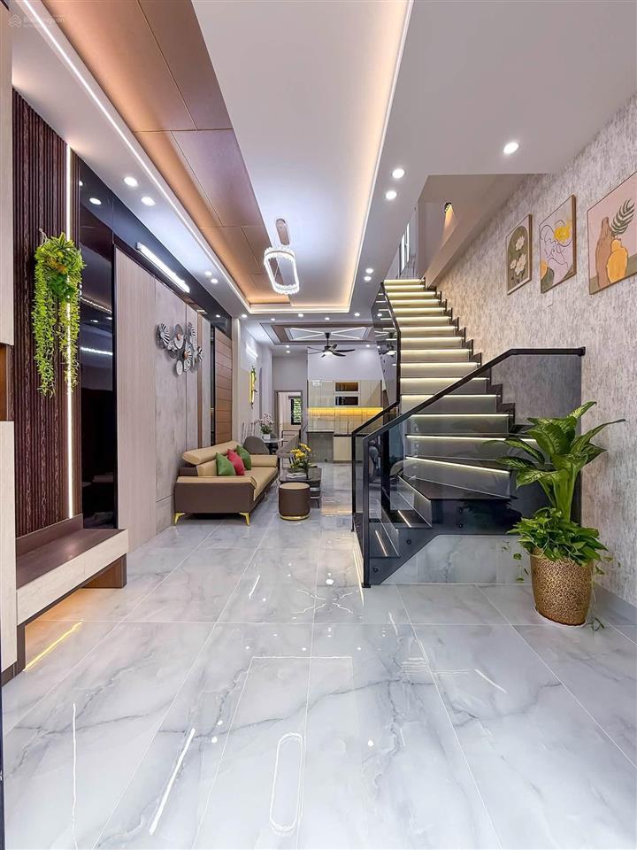 Bán nhà cách đường nguyễn tri phương 150m