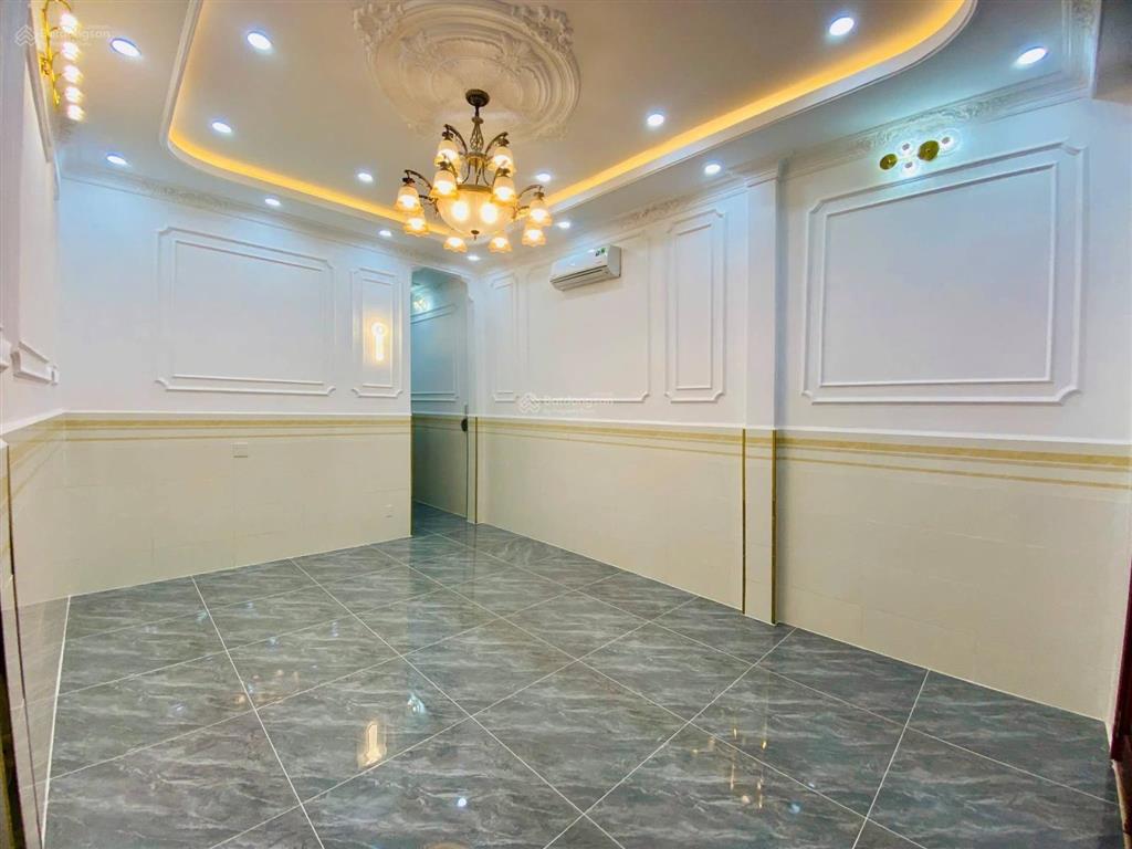 Bán căn nhà nội thất đồ gỗ giá chỉ 1,5 tỷ
