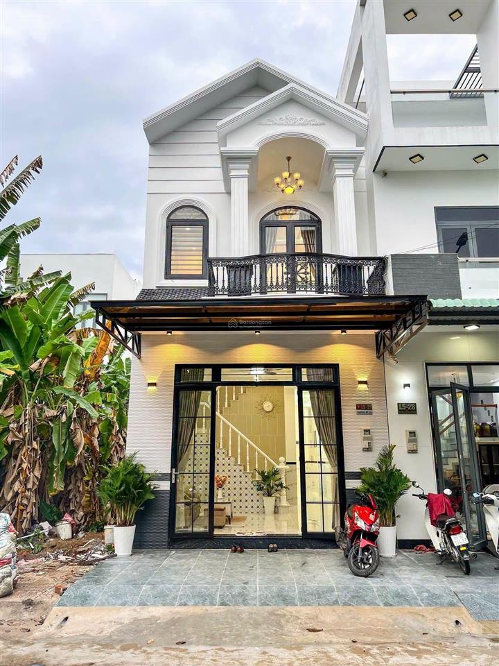 Bán nhà mới trong kdc vhtd cần thơ
