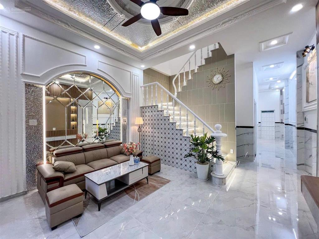 Bán nhà mới trong kdc vhtd cần thơ