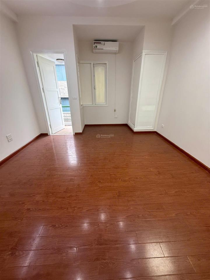 Cho thuê nhà ngụy như kom tum  lê văn thiêm, 70m2 x 5 tầng, mt 5m, full điều hòa, giá 30tr/tháng.