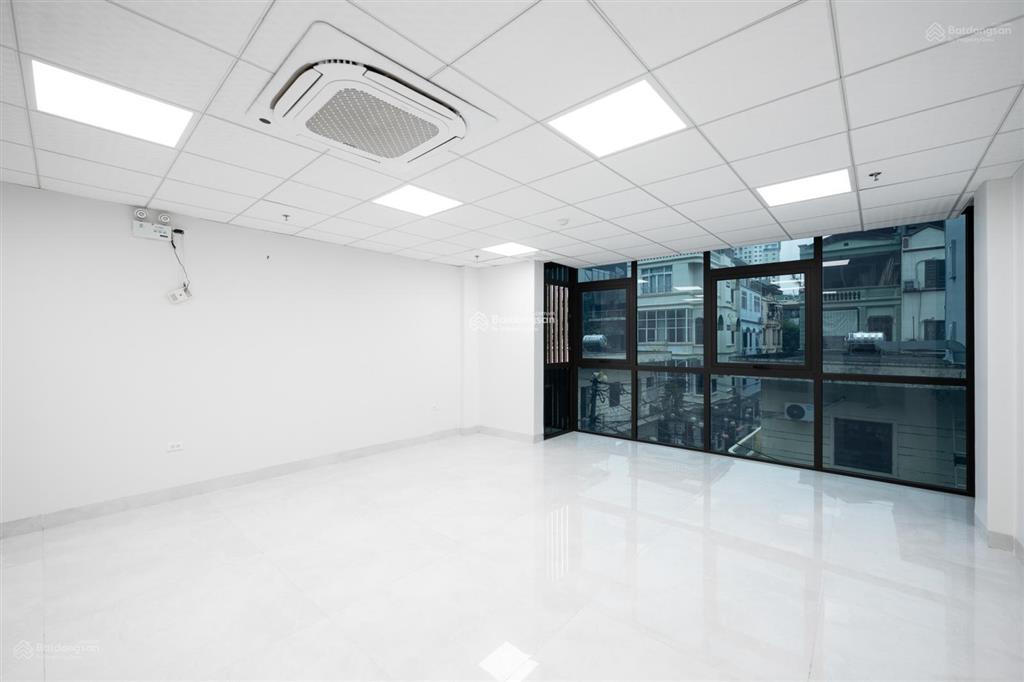 Cho thuê nhà mặt tiền full kính  nguyễn thị định  đỗ quang, 70m2  5 tầng, vị trí đẹp, giá 25tr/t
