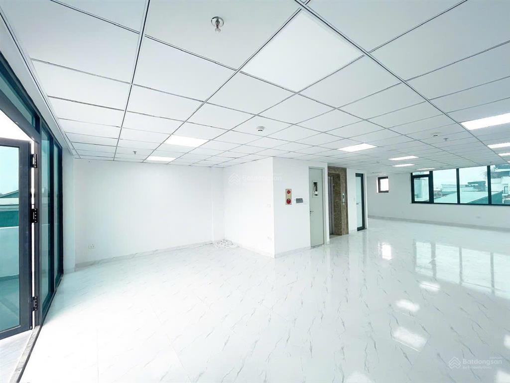 Nhà nguyễn khánh toàn  cầu giấy  quan hoa, 80m2 x 7t, lô góc, thang máy, thông sàn, giá 40tr/t