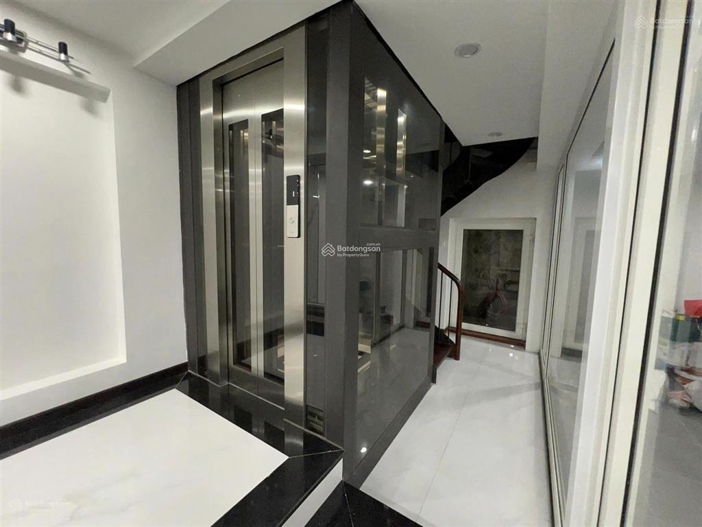 Cho thuê nhà lô góc  phùng chí kiên  nghĩa đô, 80m  5t, full nội thất cao cấp, thang máy, 32tr