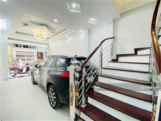Cho thuê nhà hoàng cầu  đặng tiến đông  100m 4t  2 mặt ngõ  ô tô đỗ trong nhà  chỉ 35tr/tháng