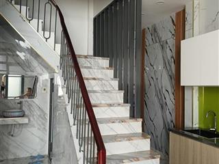 SÁT BÊN Q10, Q11 NHÀ MỚI ĐẸP 3 PHÒNG NGỦ, Ở NGAY, HẺM XE HƠI CÁCH NHÀ 10M, SỔ ĐẸP NỞ HẬU