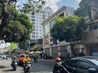 Dt 235m2  7.4x30m, vuông vắn, mt ngay phan đăng lưu, tiếp giáp q. 1, đơn giá tốt, xây cao tầng