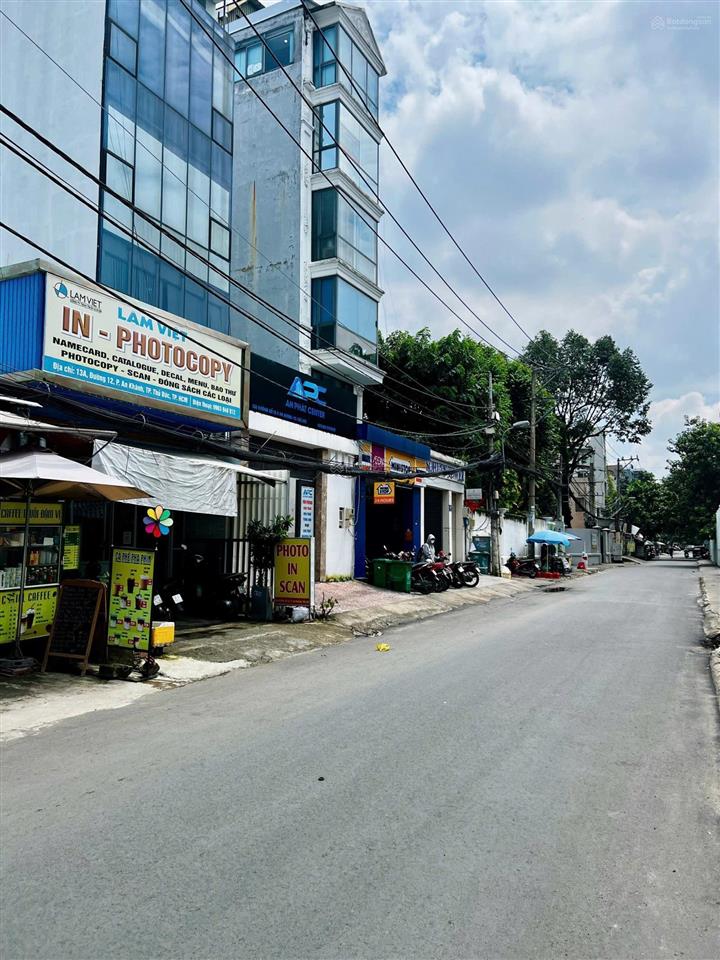 Góc 2 mt ngay trần não, dt 268m2, căn góc đẹp, sáng, vị trí kinh doanh, công ty