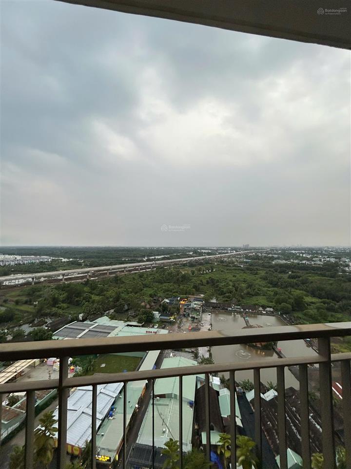 Bán gấp căn 2pn+ 69m2 đẹp nhất toà s305 full nội thất xịn sò sẵn hướng đn view sông giá 3tỷ6 btp