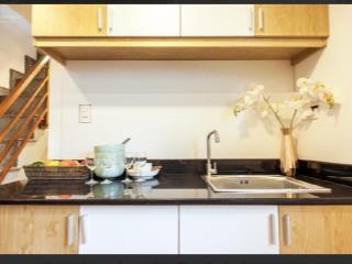 Chính chủ cho thuê chdv 184 bến vân đồn hầm thang máy 1pn & doublex giá 9tr nt vip 0901 970 *** ngâ