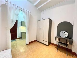 Chính chủ cho thuê chdv 1pn ban công tại 159 đặng văn ngữ phú nhuận giá 6,12tr ful nt 0901 970 ***.