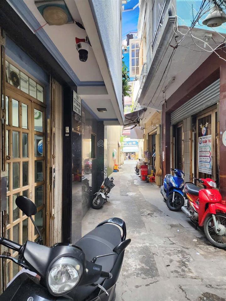 Chính chủ bán nhà ngay mt 162 cô giang q.1 5 tầng 4pn 4wc giá 7,8 tỷ đang vay nh 7 tỷ 0901 970 ***.