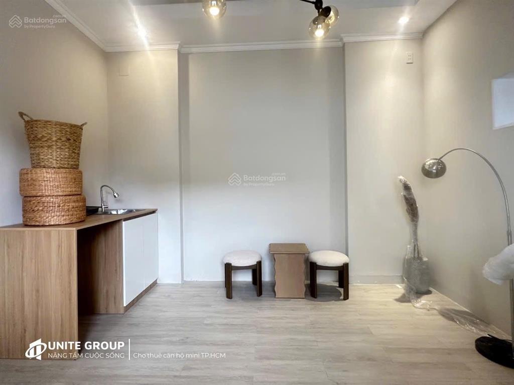 Chính chủ cho thuê phòng loại 1pn full nt ban công giá 8,5tr ở ngay mt q.4 giáp q.1  0901 970 ***