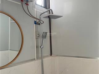 Chính chủ cho thuê phòng thang máy ở q.2 mt trần văn sắc giá 6tr tựdo không chung chủ nt 0901 970 ***