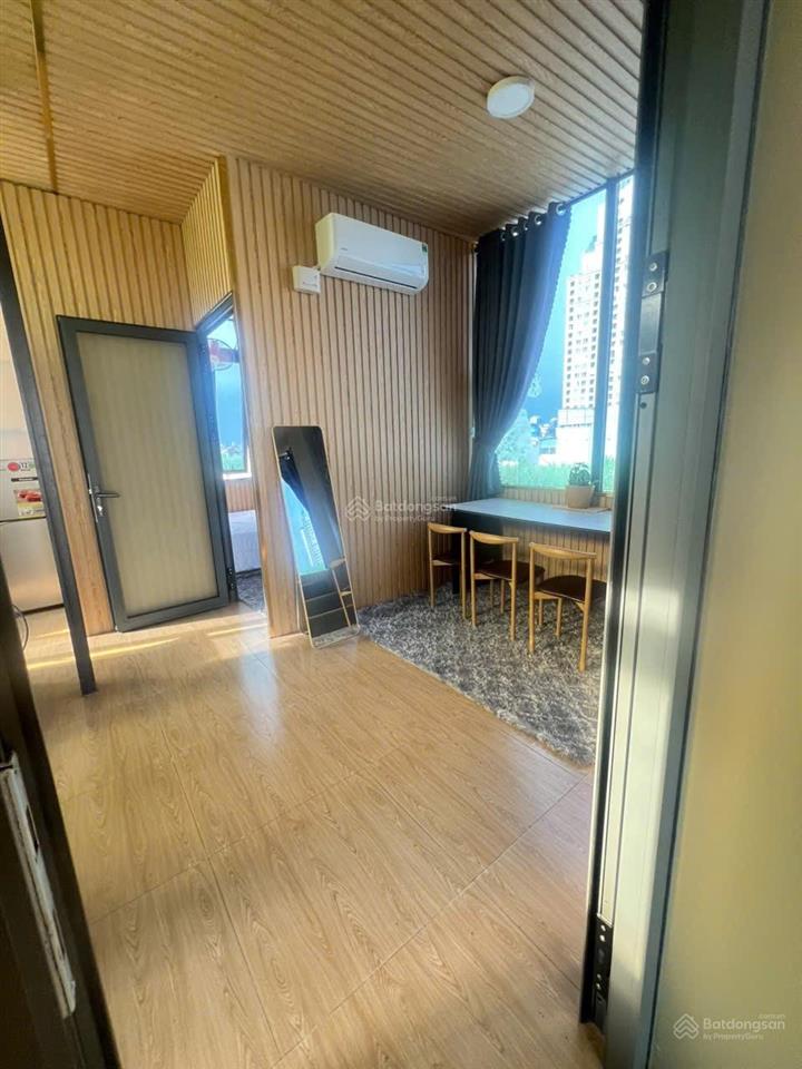 Chính chủ cho thuê phòng ở sân thương penhouse view lmark 81 2pn 2wc 10tr tm nt  0901 970 *** ngân.