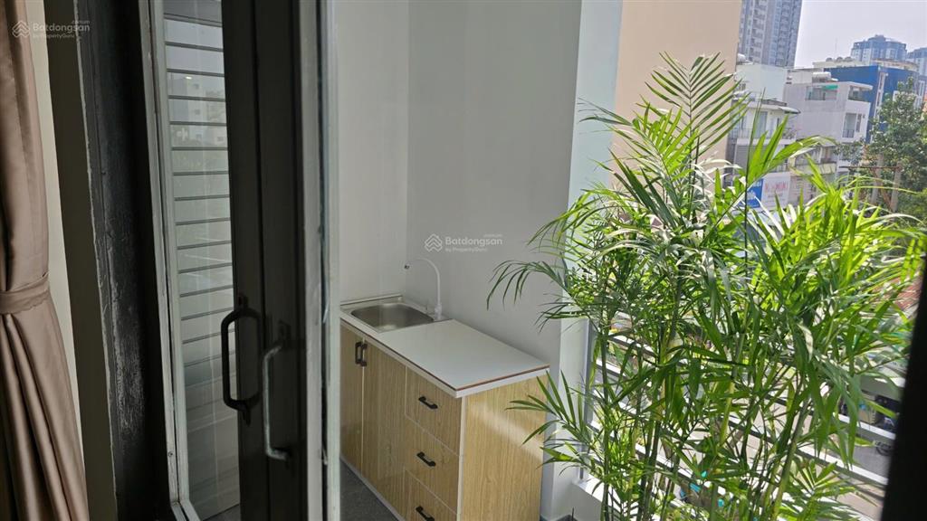 Chính chủ cho thuê chdv mt 70a thành thái có hầm ful nt 67,5tr ở ngay kdc an ninh  0901 970 ***.