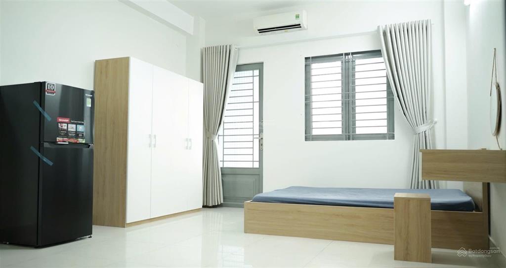 Chính chủ cho thuê chdv mt 70a thành thái có hầm ful nt 67,5tr ở ngay kdc an ninh  0901 970 ***.