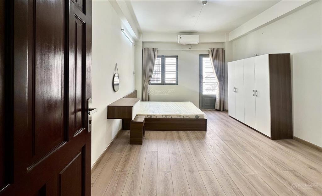 Chính chủ cho thuê chdv ban công ở ngay full nt q. 10 mt thành thái giá 6,8tr,  0901 970 *** ngân