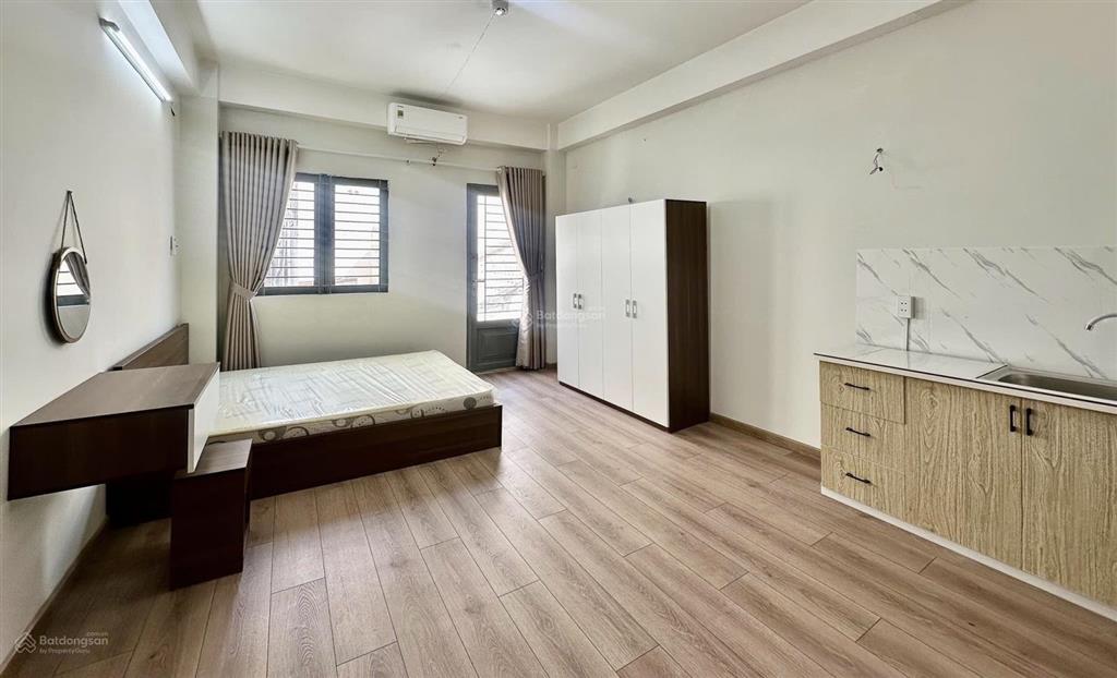 Chính chủ cho thuê chdv ban công ở ngay full nt q. 10 mt thành thái giá 6,8tr,  0901 970 *** ngân