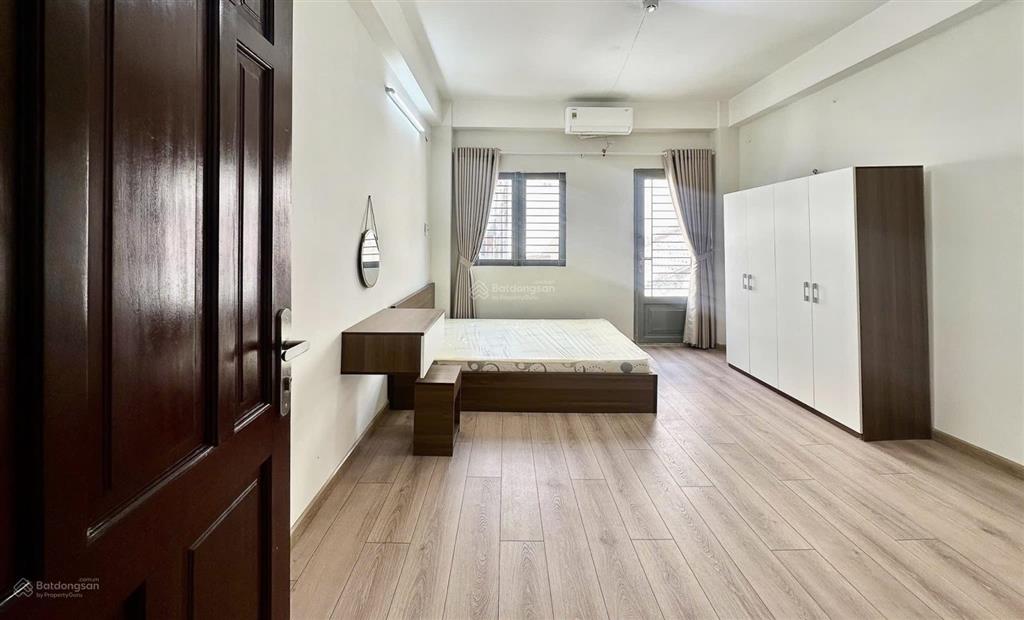 Chính chủ cho thuê chdv ban công ở ngay full nt q. 10 mt thành thái giá 6,8tr,  0901 970 *** ngân