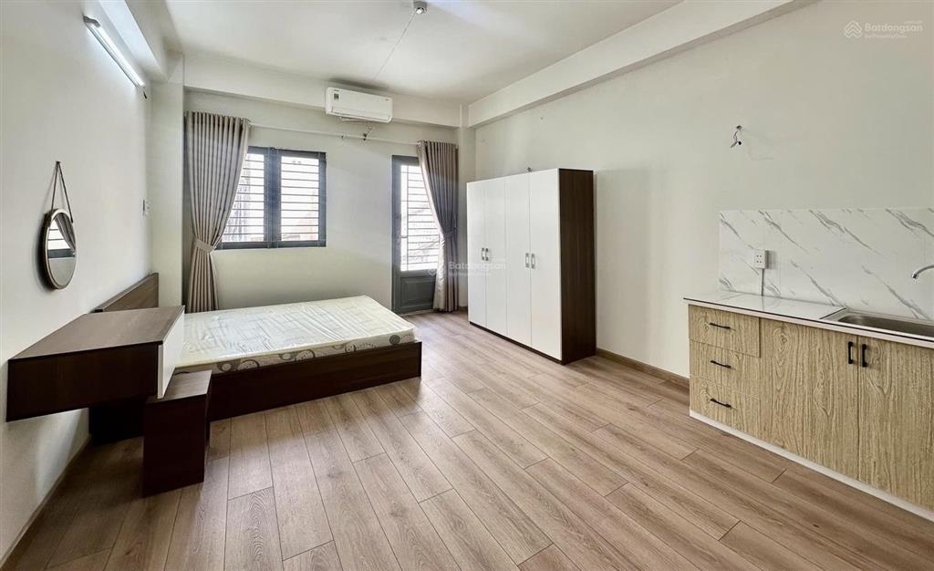 Chính chủ cho thuê chdv ban công ở ngay full nt q. 10 mt thành thái giá 6,8tr,  0901 970 *** ngân