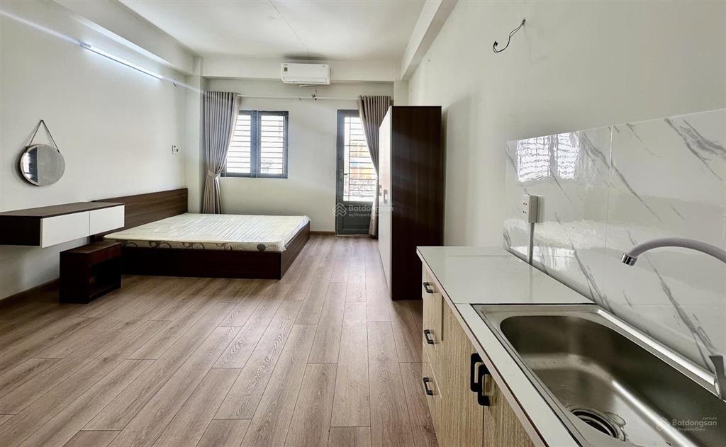 Chính chủ cho thuê chdv ban công ở ngay full nt q. 10 mt thành thái giá 6,8tr,  0901 970 *** ngân