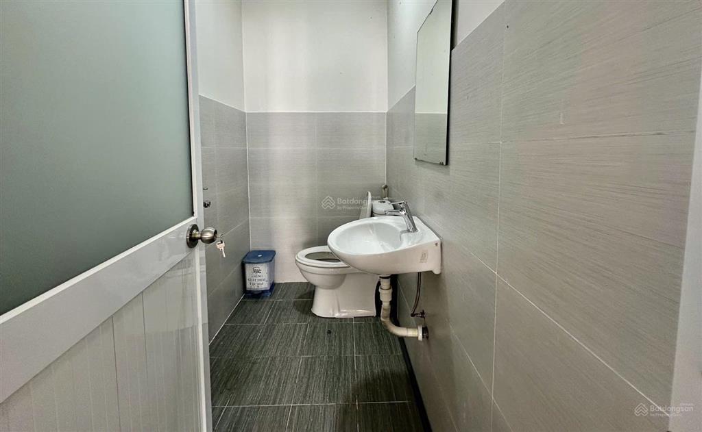 Chính chủ cho thuê chdv ban công ở ngay full nt q. 10 mt thành thái giá 6,8tr,  0901 970 *** ngân
