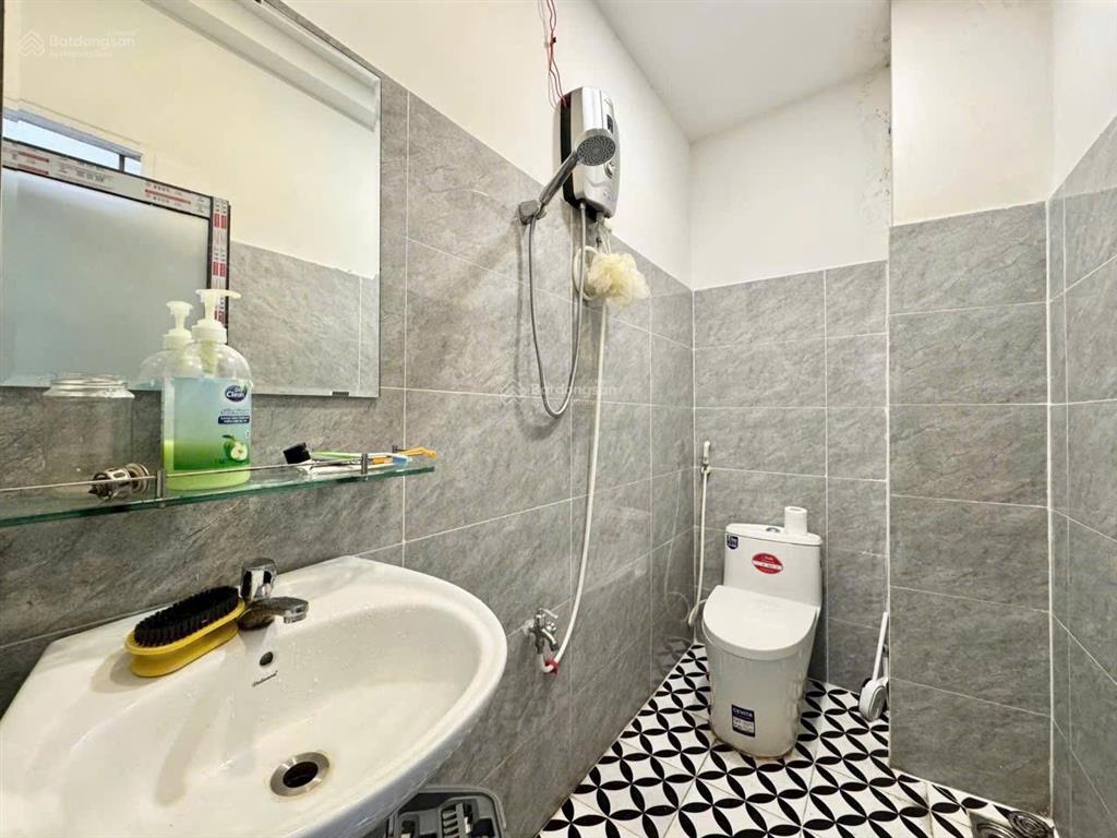Chính chủ cho thuê penhouse lê văn sỹ q.3 359 giá 5,9tr full nt ngay mt ở ngay  0901 970 *** ngân