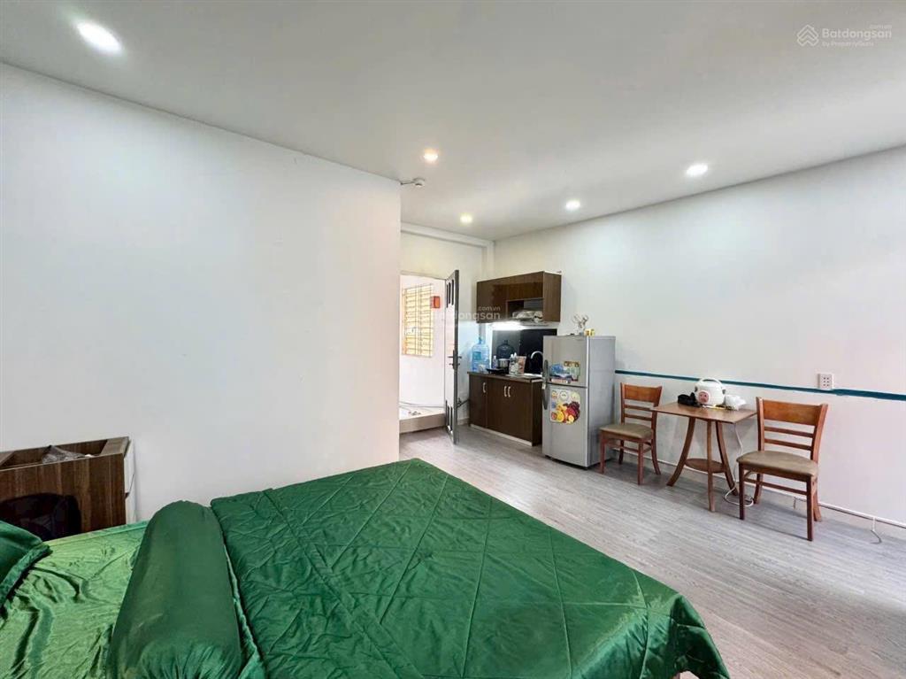 Chính chủ cho thuê penhouse lê văn sỹ q.3 359 giá 5,9tr full nt ngay mt ở ngay  0901 970 *** ngân