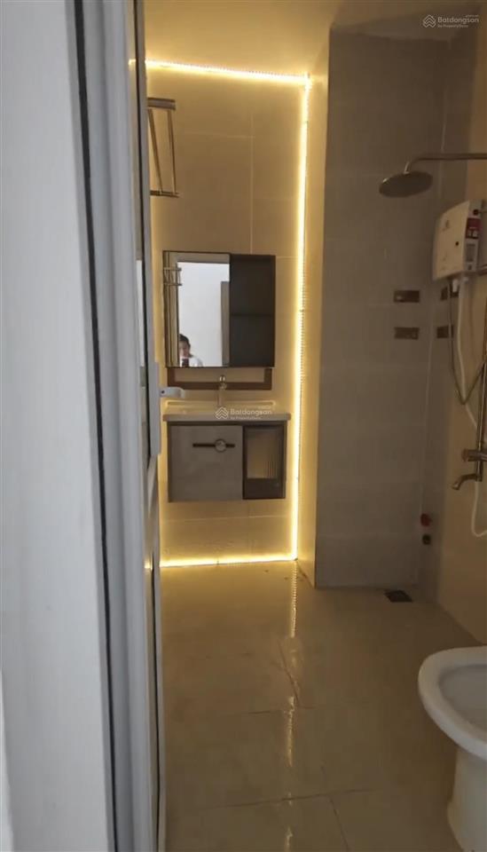 Chính chủ cho thuê chdv thang máy có hầm ban công ful nt giá 6,8tr ở ngay  0901 970 *** thanh ngâ