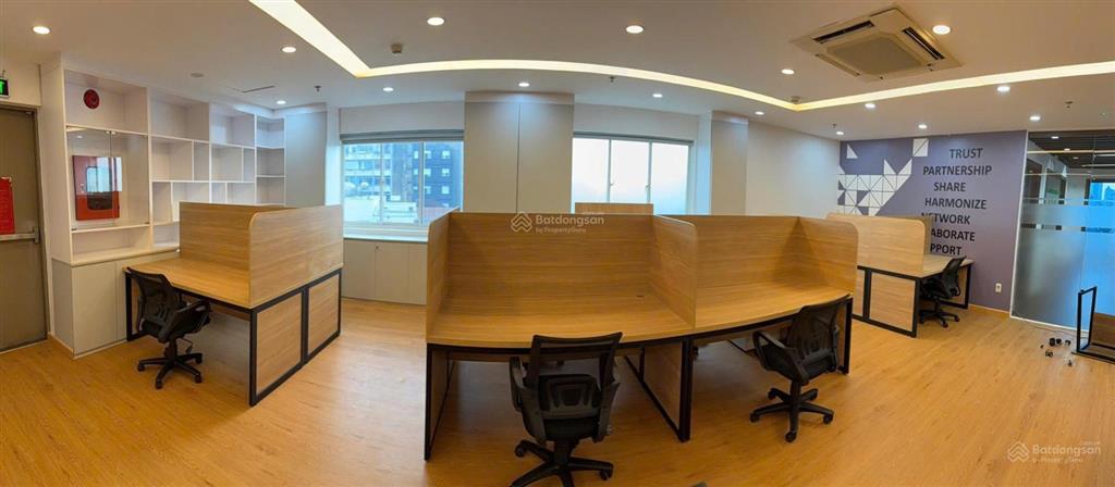 Chính chủ cho thuê nhà làm vp mt phó đức chính tròn building 2p full nt 76,6m 36tr  0901 970 ***
