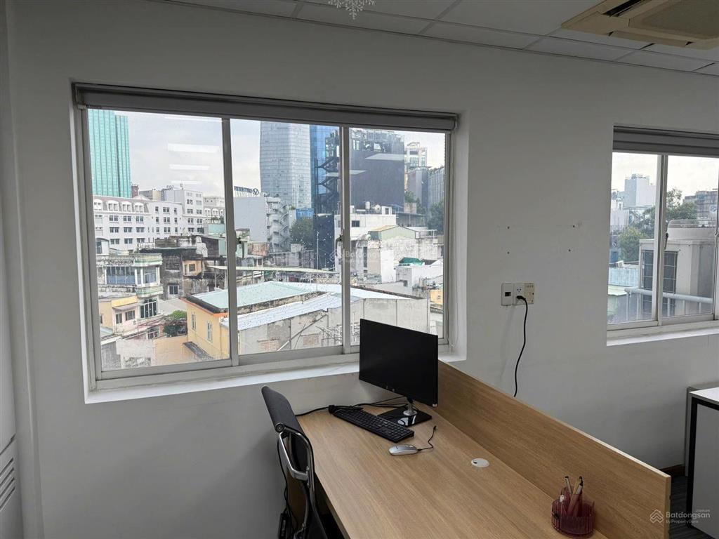 Chính chủ cho thuê nhà làm vp mt phó đức chính tròn building 2p full nt 76,6m 36tr  0901 970 ***