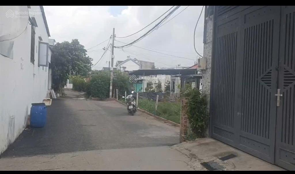 Bán đất (1040) 400m2 có 300m2 thổ cư ngay ubnd xã. đông thạnh cách chợ đặng thúc vịnh. 100m