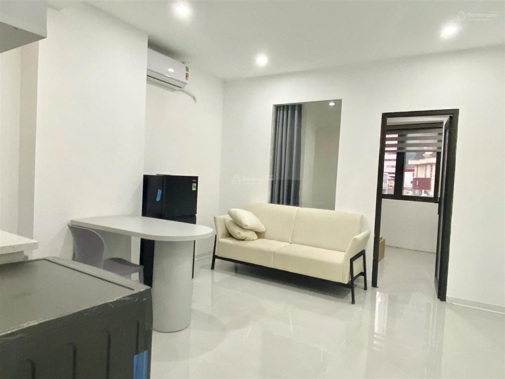 Chính chủ cho thuê ccmn 1n1k tại mặt phố nguyễn văn huyên oto qua lại thoải mái giá chỉ 6tr6/tháng